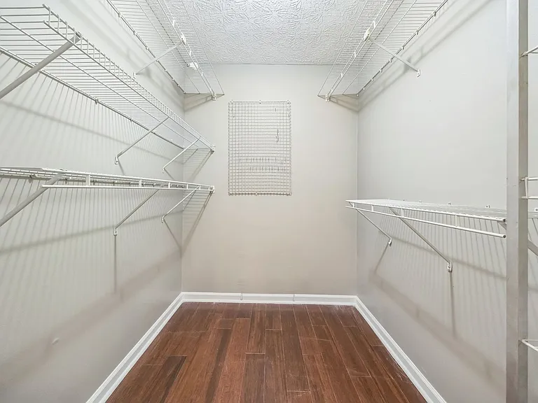 240 Brandenburgh Cir — Photo 19