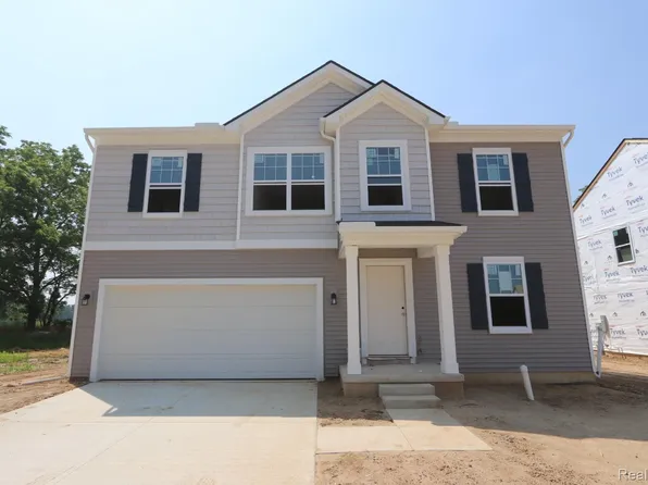 680 Countryside Dr, Chelsea, MI 48118