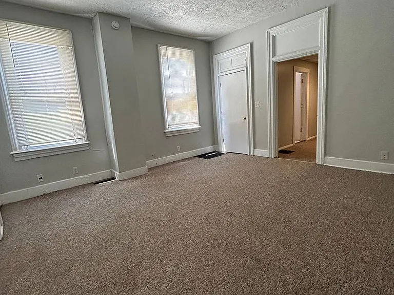 1402 Alabama St — Photo 9