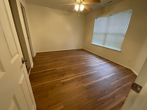 5th image of 932 N Rolling Green Rd