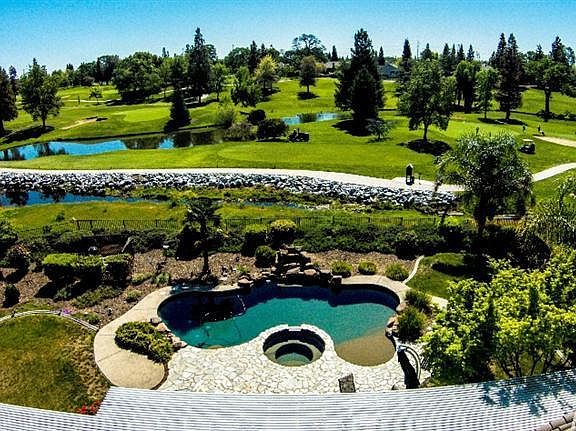2nd image of 368 Crescent Dr