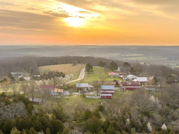 2460 Argo Rd, Bourbon, MO 65441