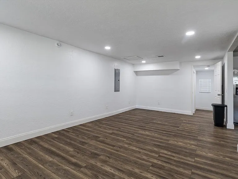 122 NE Angus St — Photo 16