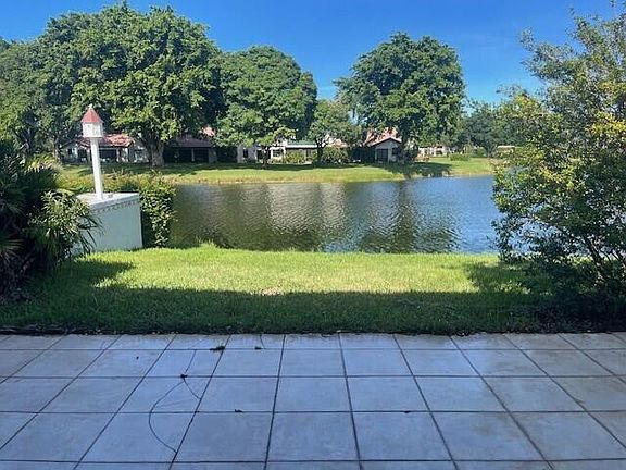 2nd image of 3159 Lake Shore Dr