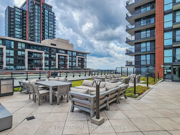 3091 Dufferin St #211 — Photo 40
