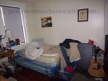 2nd image of 325 Summit Ave #121