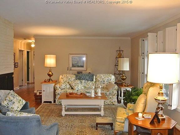 3rd image of 1406 Meadowcrest Dr