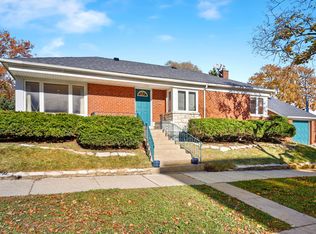 1100 Edmer Ave, Oak Park, IL 60302