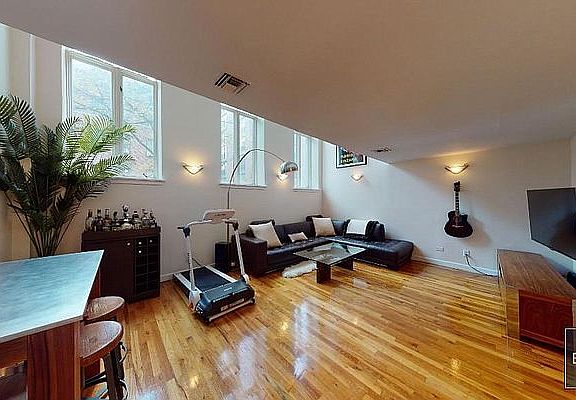 3rd image of 105 E 37th St APT 2A