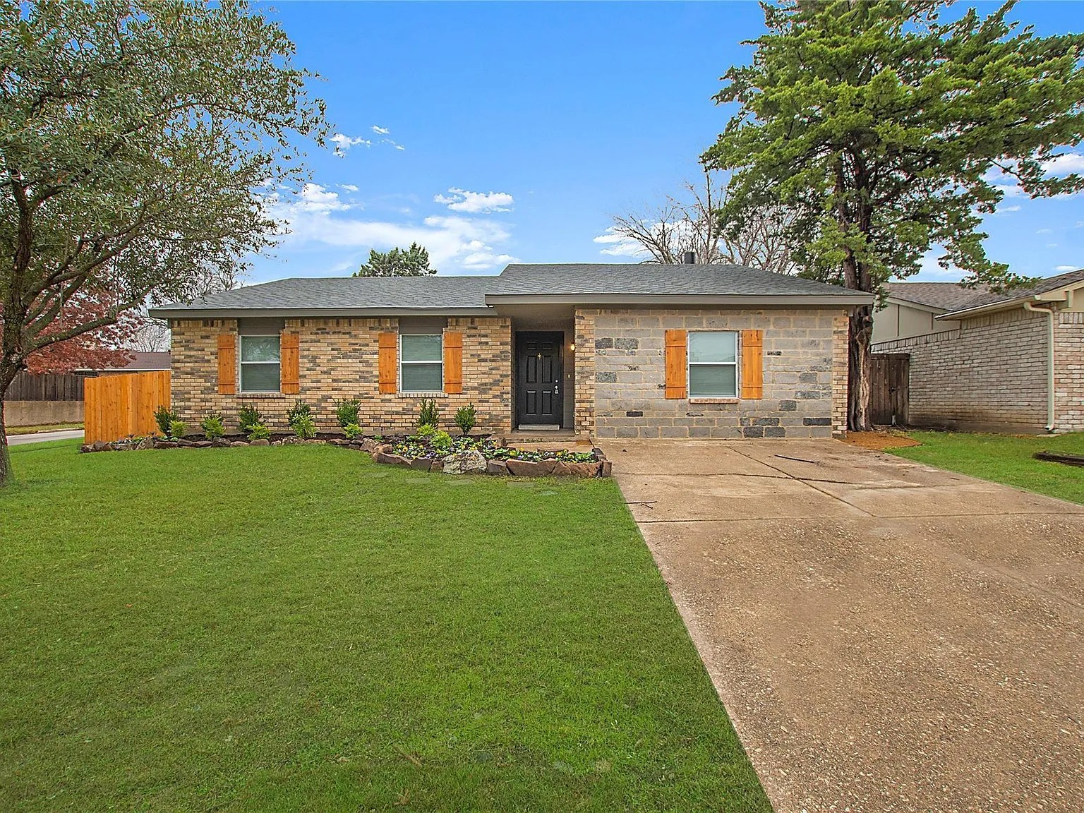 4 bed, 1800 sqft, $2,000 — Photo 2