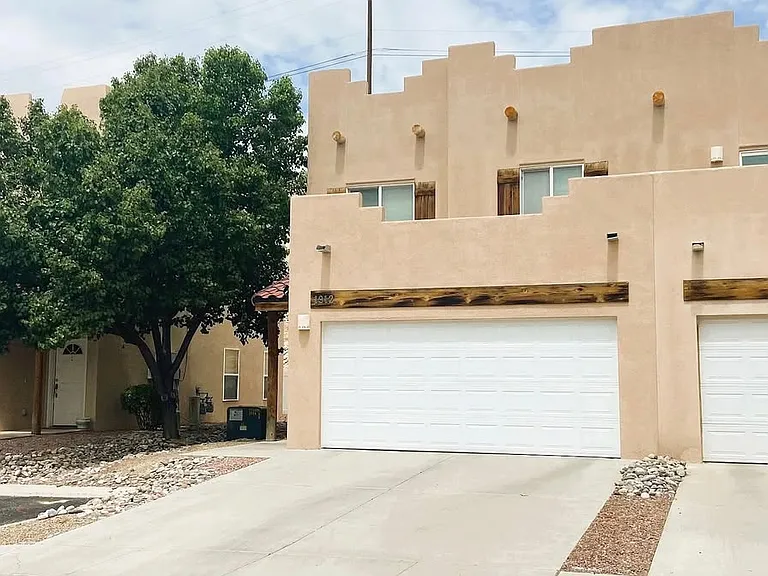 1912 Hollyhock Cir — Photo 4