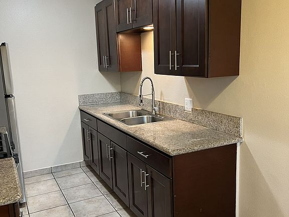 2nd image of 938 Temple Ave APT 8