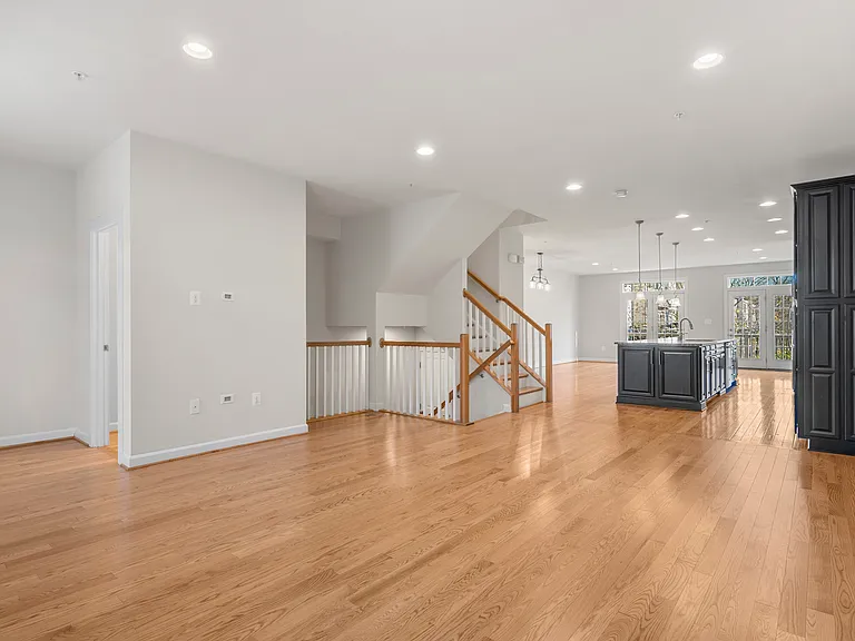 7451 Burnside Way — Photo 9