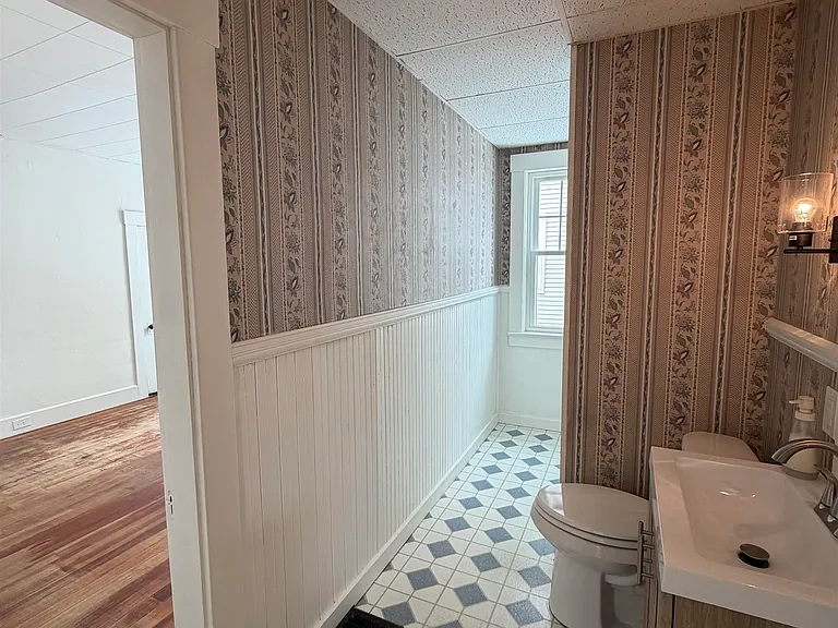 78 Central St — Photo 12