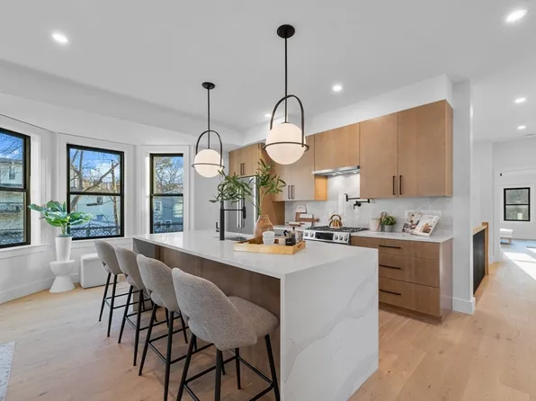 19 Hanson St #2, Somerville, MA 02143