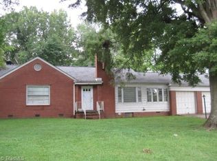 1150 W Washington St, Eden, NC 27288