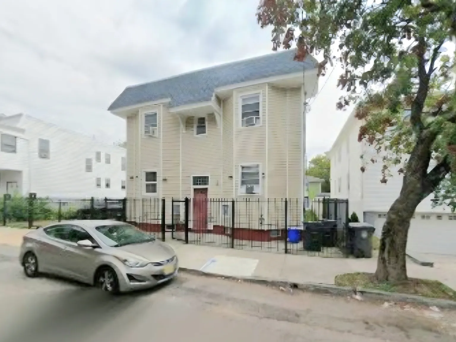 42 Smith St — Photo 1