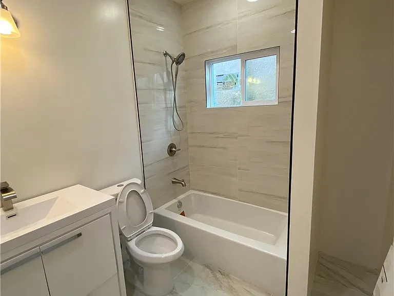 18543 Ingomar St #18543 — Photo 4