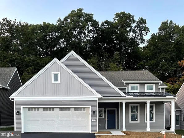 1033 Stanford Dr #182, Lebanon, PA 17042