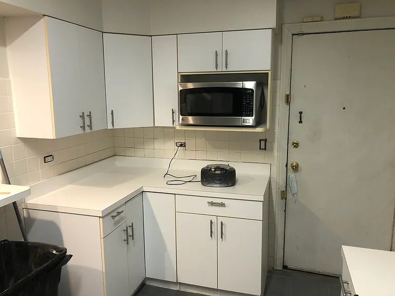5730 N Winthrop Ave #3S — Photo 2