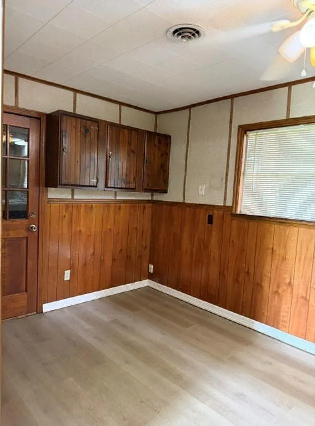 3 bed, 1.0 bath, 936 sqft, $1,400 — Photo 3