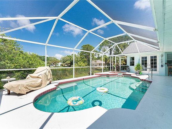 3rd image of 1072 Rotonda Cir