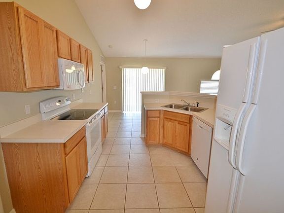 3rd image of 658 Killian Cir