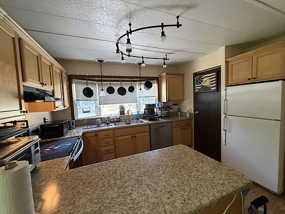 3rd image of 11 Arrowbrook Rd #9