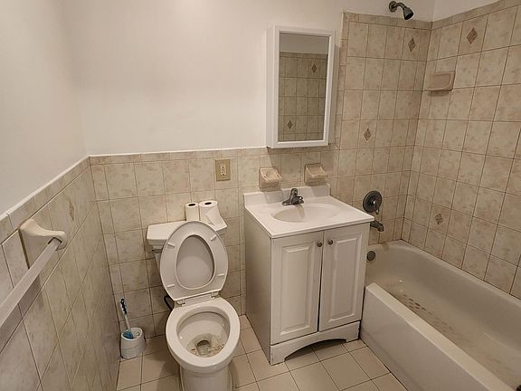 4th image of 1007 Elder Ave #A