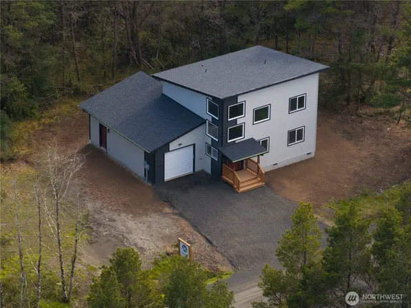 1235 Sunset Beach Lane, Westport, WA 98595