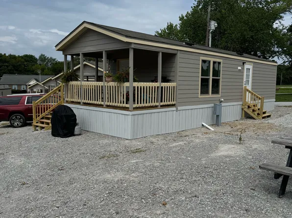 2422 Highway 43 S #32, Leoma, TN 38468