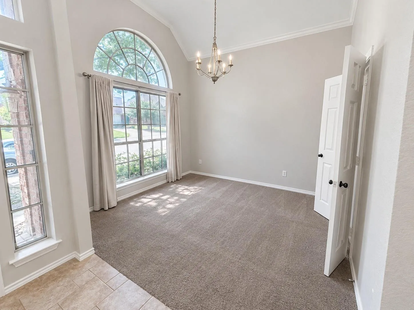3 bed, 2.0 bath, 1796 sqft, $2,500 — Photo 4