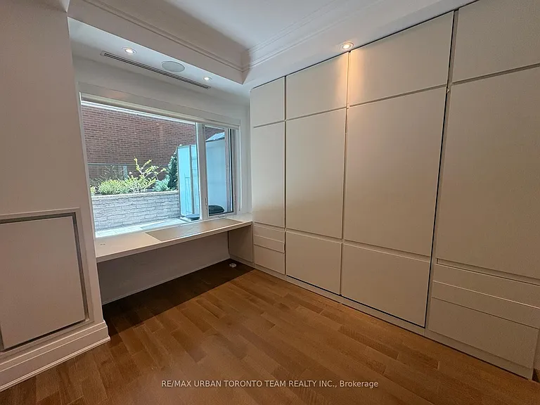80 Yorkville Ave #303 — Photo 42