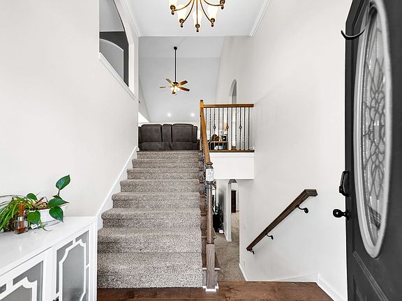 4th image of 222 Cooper River Way