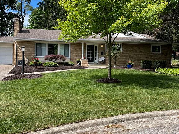 2nd image of 159 Louise St NE