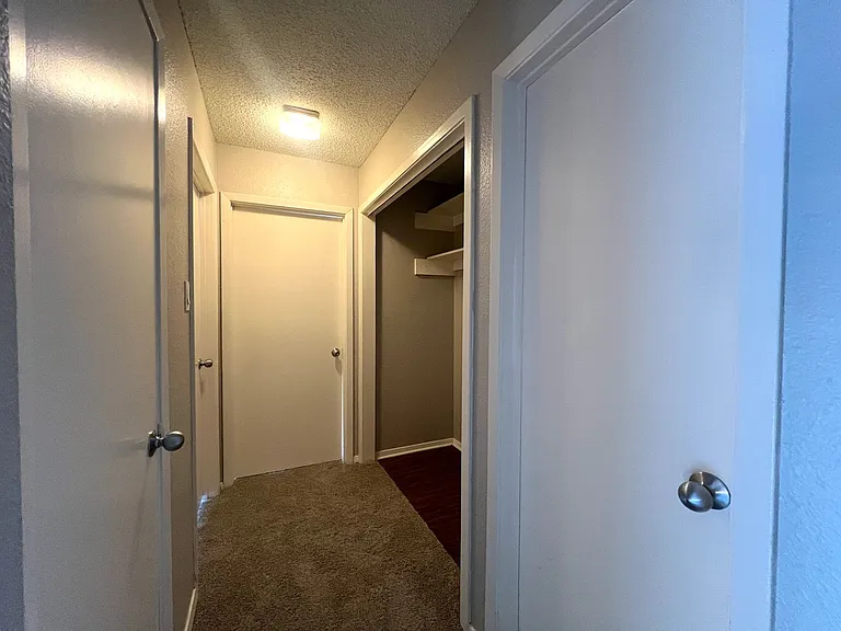 2018 W Rundberg Ln #8B — Photo 12