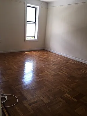 Rented by Roberto Guilbet, LREB | media 28