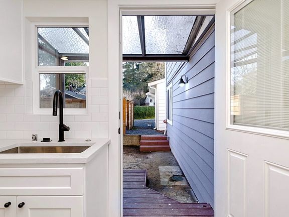 5th image of 1551 NE 100th St #B