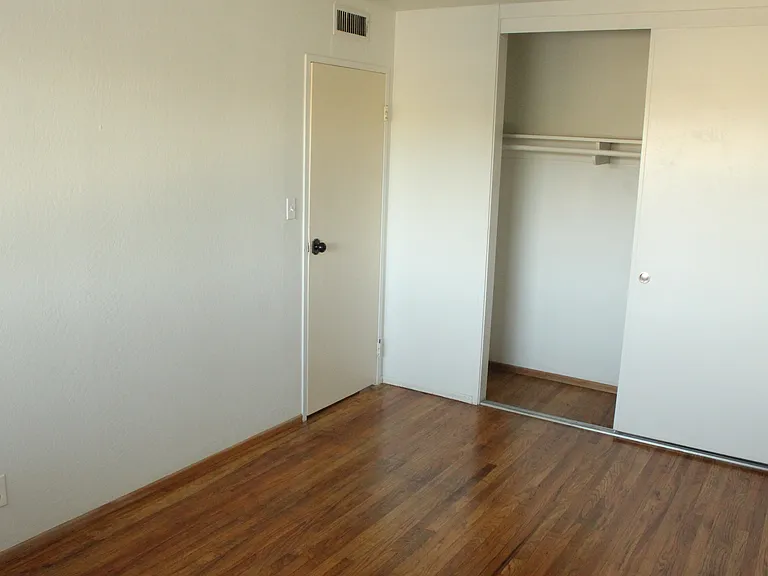 7706 East Pkwy — Photo 21