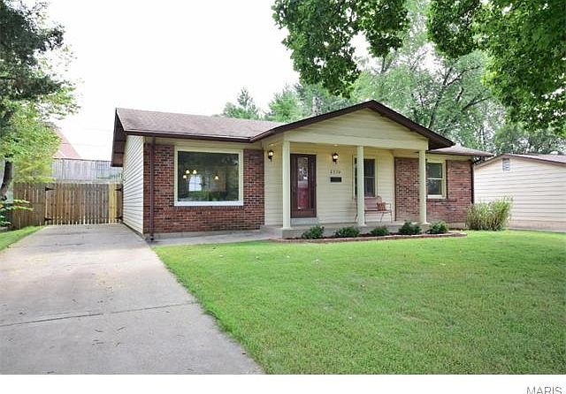Brick Front - Vinyl siding
