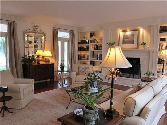 3rd image of 415 Vincent Ave