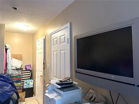 Sold by Remax Edge | media 9