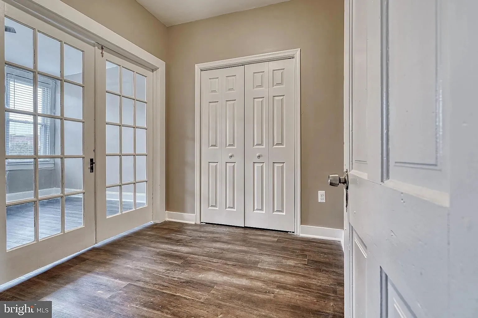 2 bed, 1100 sqft, $2,375 — Photo 3