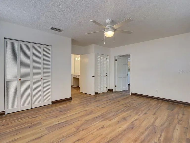 305 Sunset Dr — Photo 17