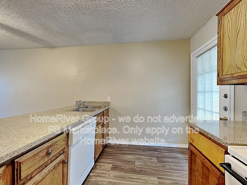 2 bed, 1.0 bath, 1085 sqft, $1,295 — Photo 4
