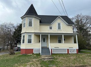 143 Blackamore Ave FLOOR 2, Cranston, RI 02910