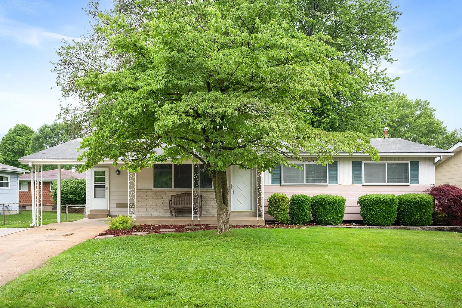 33 Radford Dr photo 1