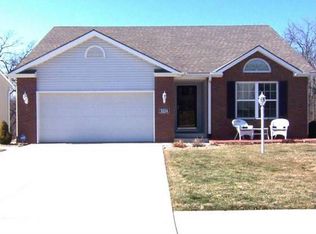 3224 Arbor Lake Dr, Saint Joseph, MO 64506