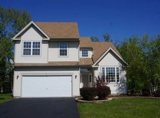 401 Wagonwood Rd, Round Lake, IL 60073