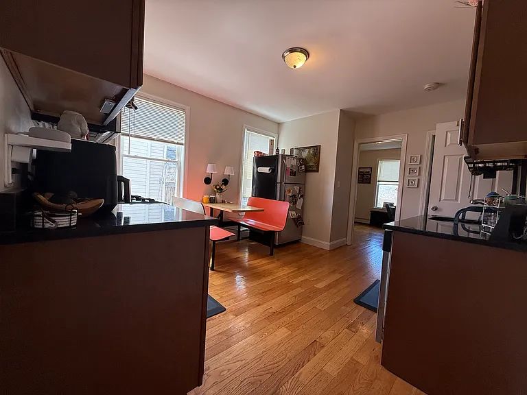 159 Marion St #3 — Photo 7